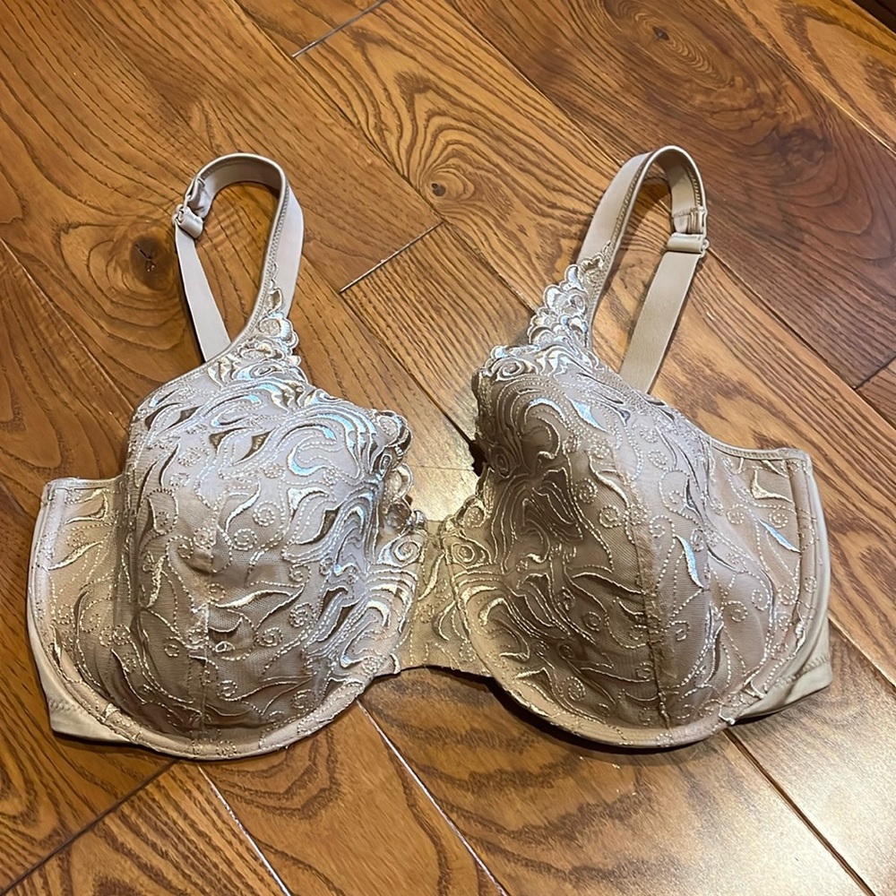 Playtex wire lace overlay  40DD bra